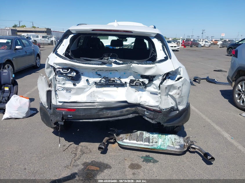 2025 Mazda Cx-50 VIN 7MMVAADW4SN112684 IAAI salvage auction — REAR END, Salvage (California), sold $8,200 on 2026-07-22 (photo 6)