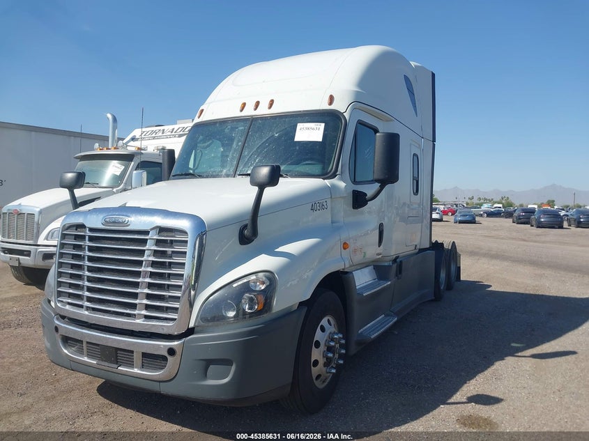 2020 Freightliner Cascadia 125 VIN 3AKJGLDR9LSLG5816 IAAI salvage auction — REPOSSESSION, Clear (South Carolina), sold $14,400 on 2026-07-08 (photo 2)