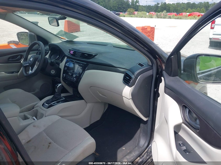 2017 Nissan VIN JN1BJ1CP3HW005371 IAAI salvage auction — VANDALISM, Salvage (North Carolina), sold $1,450 on 2026-07-21 (photo 5)