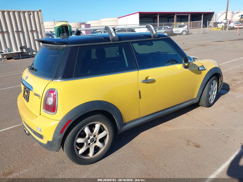 2007 Mini Cooper VIN WMWMF73577TT85935 IAAI salvage auction — NORMAL WEAR, Clear (Hawaii), sold $250 on 2026-07-28 (photo 4)