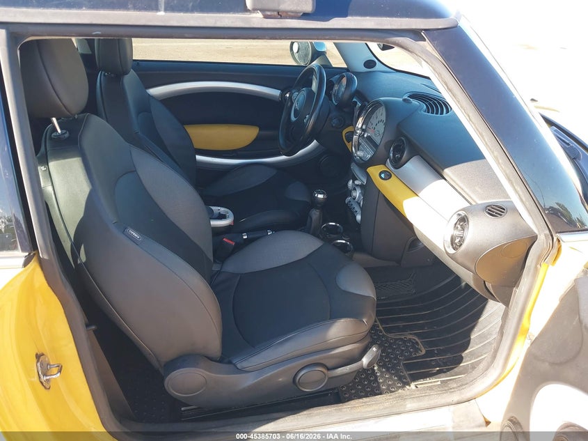 2007 Mini Cooper VIN WMWMF73577TT85935 IAAI salvage auction — NORMAL WEAR, Clear (Hawaii), sold $250 on 2026-07-28 (photo 5)