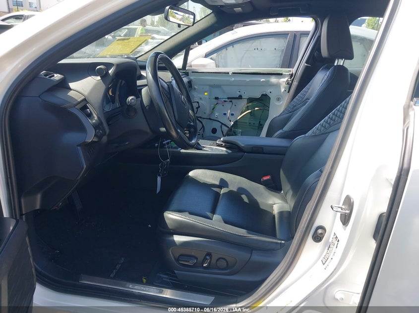 2019 Lexus Ux VIN JTHY3JBH9K2018005 IAAI salvage auction — FRONT & REAR, Salvage Certificate (California), sold $2,850 on 2026-07-12 (photo 5)