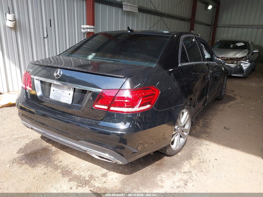 2014 Mercedes-benz E-klasse VIN WDDHF5KBXEB049527 IAAI salvage auction — SIDE, Salvage (Virginia), sold $1,700 on 2026-07-16 (photo 4)