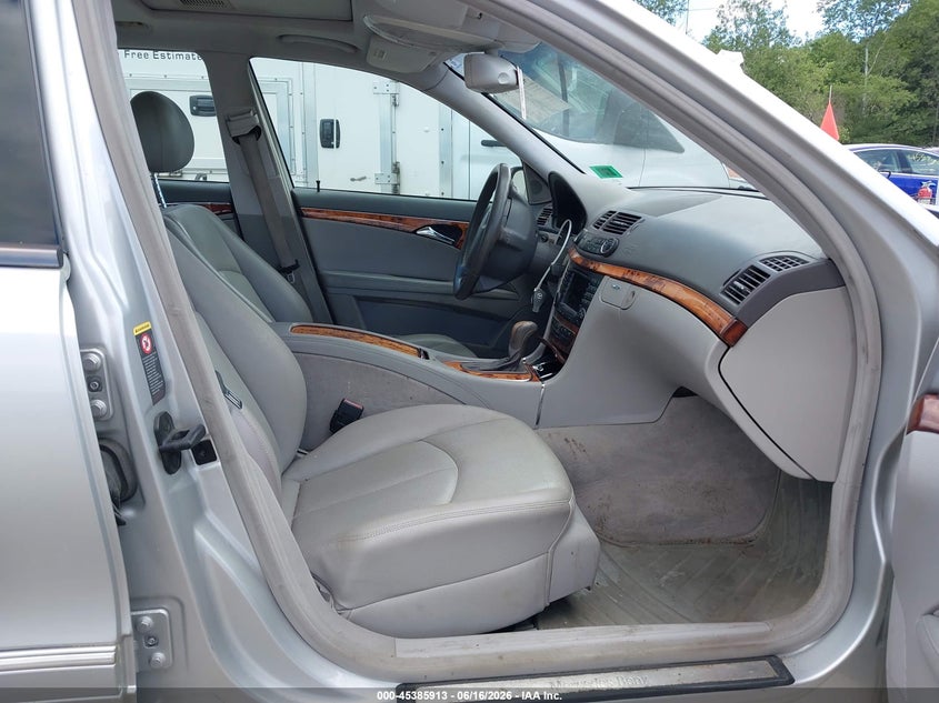 2005 Mercedes-benz E-class VIN WDBUH82J95X172359 IAAI salvage auction — NORMAL WEAR, Salvage (Texas), sold $300 on 2026-07-29 (photo 5)