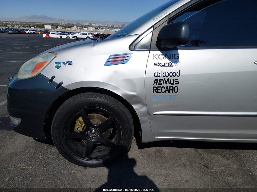 2004 Toyota Sienna VIN 5TDZA23C14S115859 IAAI salvage auction — FRONT & REAR, Salvage (Nevada), sold $550 on 2026-07-17 (photo 6)