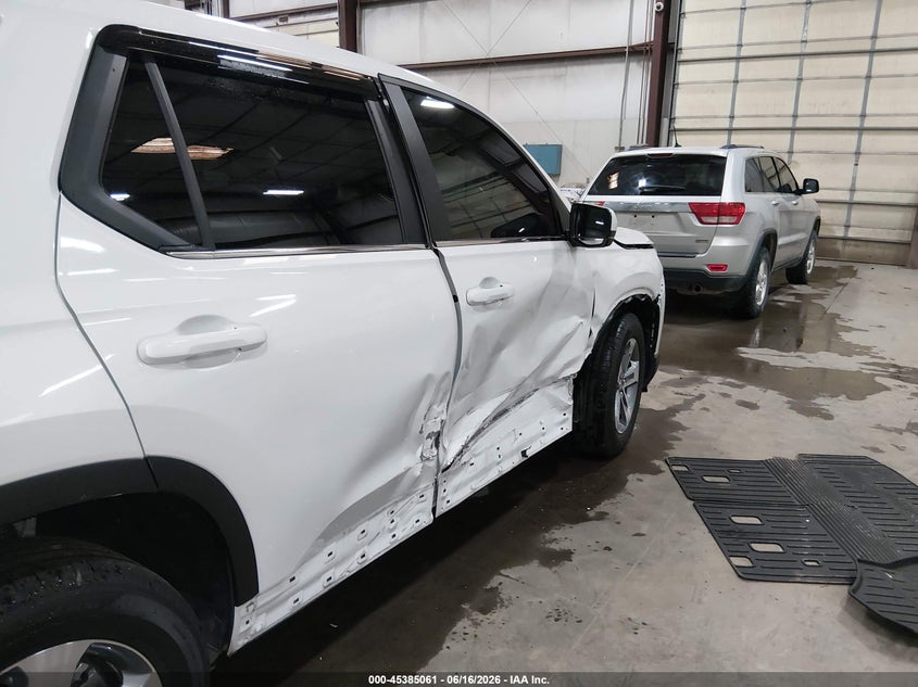 2025 Honda Pilot VIN 5FNYG1H41SB176989 IAAI salvage auction — RIGHT SIDE, Salvage (Idaho), sold $16,100 on 2026-07-24 (photo 6)
