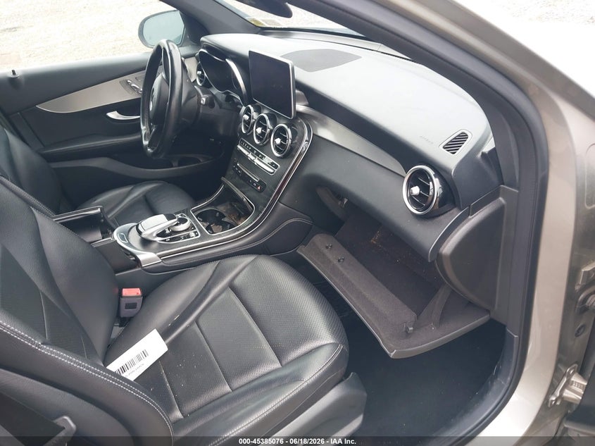 2019 Mercedes-benz Glc VIN WDC0G5EB0KF598250 IAAI salvage auction — FRONT & REAR, Salvage Title, sold $2,400 on 2026-07-14 (photo 5)