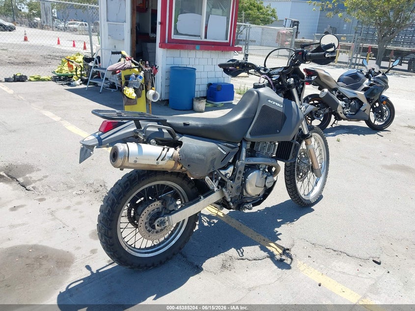 2013 Suzuki Dr VIN JS1SP46A6D2100927 IAAI salvage auction — RIGHT SIDE, Salvage (California), sold $625 on 2026-07-21 (photo 4)