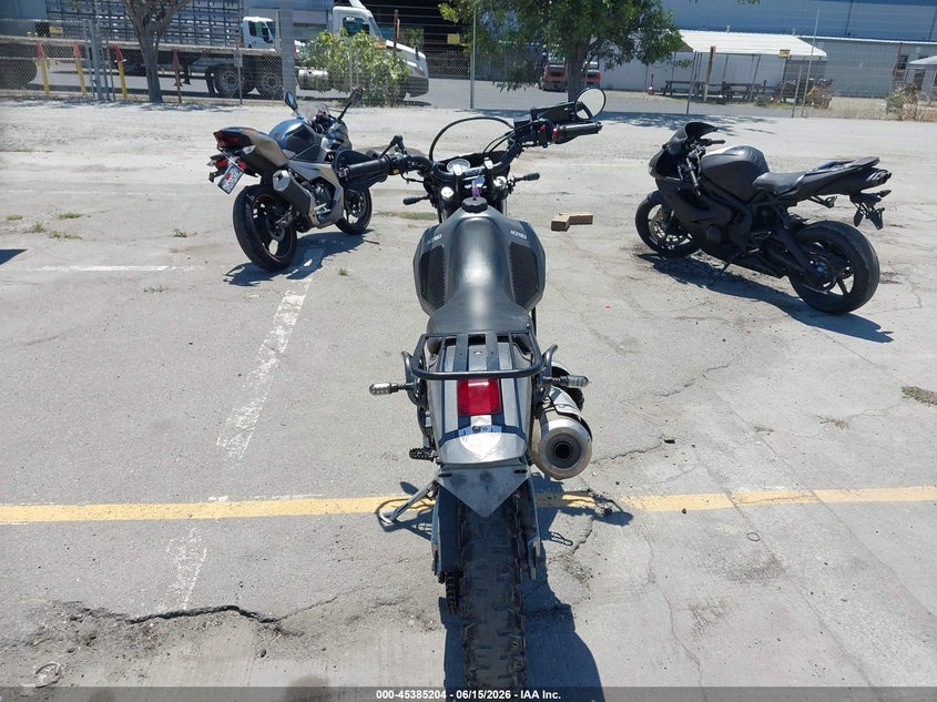 2013 Suzuki Dr VIN JS1SP46A6D2100927 IAAI salvage auction — RIGHT SIDE, Salvage (California), sold $625 on 2026-07-21 (photo 6)