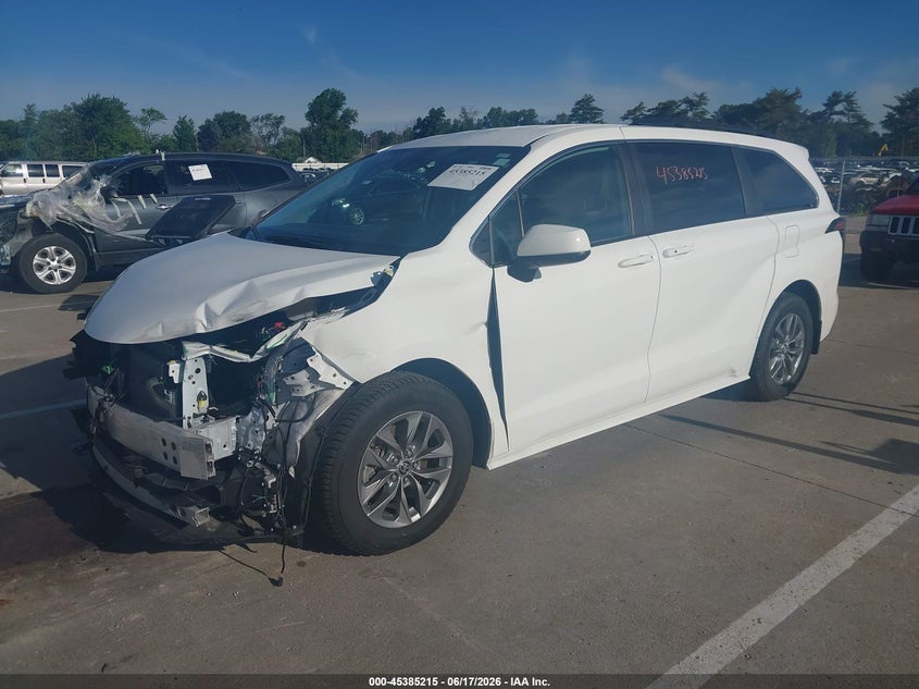 2022 Toyota Sienna VIN 5TDKSKFC7NS066288 IAAI salvage auction — FRONT END, Salvage (Indiana), sold $15,300 on 2026-07-17 (photo 2)