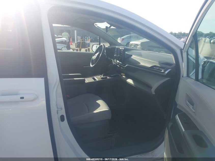 2022 Toyota Sienna VIN 5TDKSKFC7NS066288 IAAI salvage auction — FRONT END, Salvage (Indiana), sold $15,300 on 2026-07-17 (photo 5)