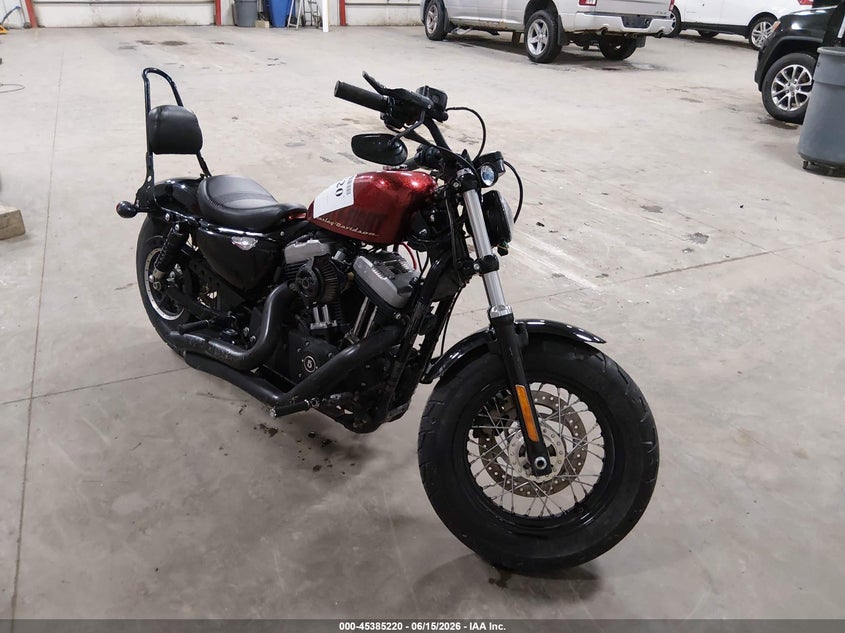 2015 Harley-davidson Nightster VIN 1HD1LC315FC404774 IAAI salvage auction — LEFT & RIGHT, Salvage (Iowa), sold $1,900 on 2026-07-28 (photo 1)