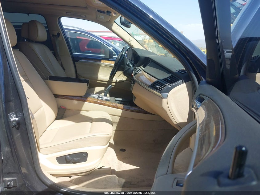 2009 BMW X5 VIN 5UXFE43599L263530 IAAI salvage auction — RIGHT SIDE, Bill Of Sale (Washington), sold $550 on 2026-07-28 (photo 5)