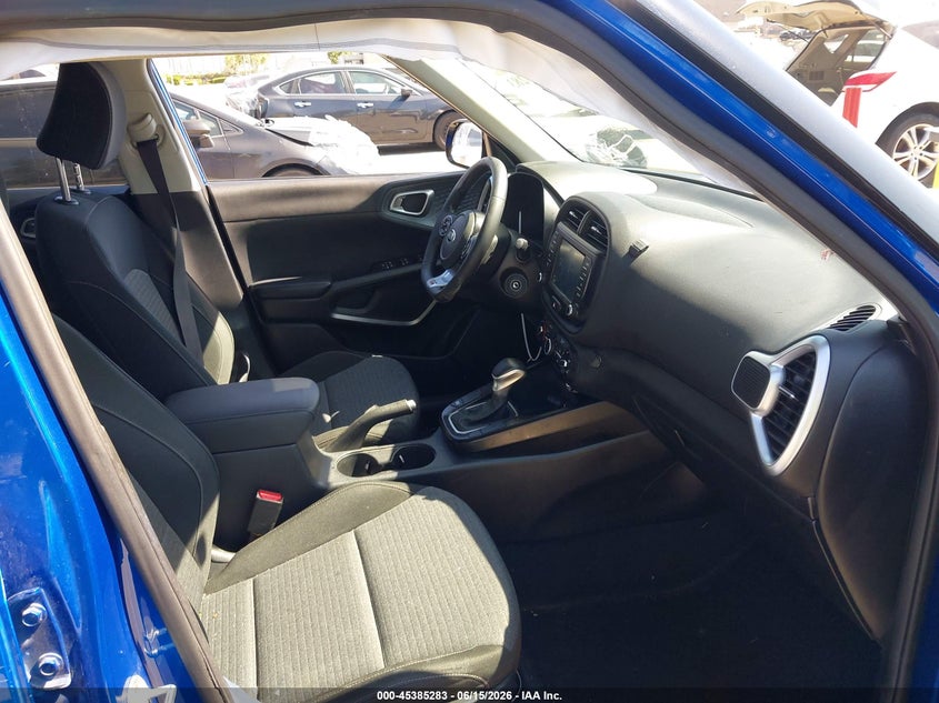 2021 Kia Soul VIN KNDJ63AUXM7749231 IAAI salvage auction — RIGHT FRONT, Salvage (California), sold $2,300 on 2026-07-13 (photo 5)