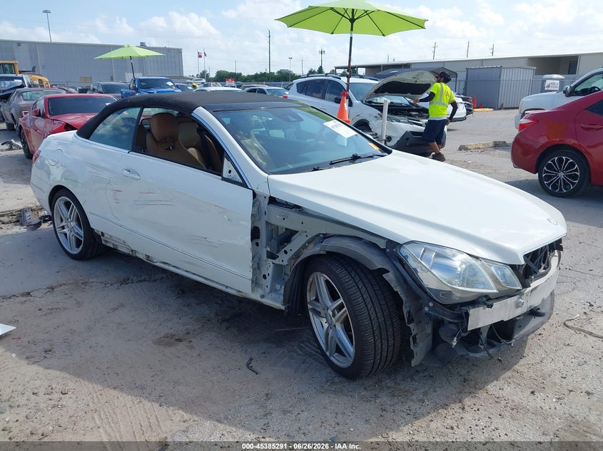 2012 Mercedes-benz E-klasse VIN WDDKK5KF8CF167814 IAAI salvage auction — RIGHT SIDE, Original (Texas), sold $1,950 on 2026-08-13 (photo 1)