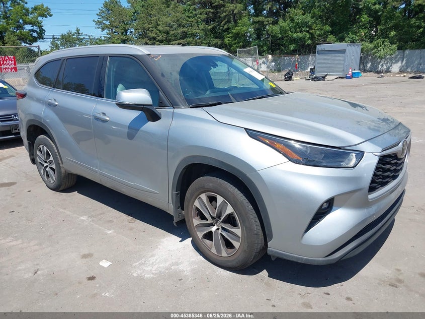 2022 Toyota Highlander VIN 5TDGZRBH6NS586042 IAAI salvage auction — THEFT, Mv-907A (New York), sold $15,500 on 2026-07-28 (photo 1)
