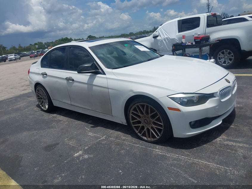 2015 BMW 3er VIN WBA3B1G56FNT06515 IAAI salvage auction — LEFT FRONT, Rebuildable (Florida), sold $1,050 on 2026-07-30 (photo 1)