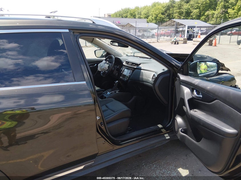2017 Nissan Rogue VIN JN8AT2MV7HW024211 IAAI salvage auction — FRONT & REAR, Salvage Title, sold $1,325 on 2026-07-09 (photo 5)
