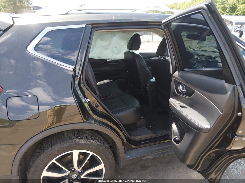 2017 Nissan Rogue VIN JN8AT2MV7HW024211 IAAI salvage auction — FRONT & REAR, Salvage Title, sold $1,325 on 2026-07-09 (photo 8)