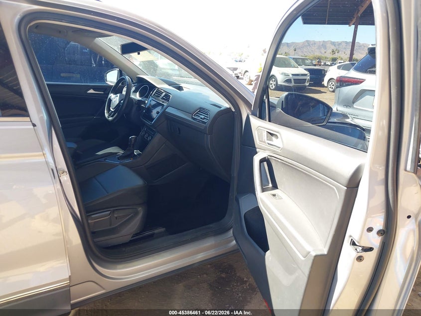 2020 Volkswagen Tiguan VIN 3VV3B7AXXLM020996 IAAI salvage auction — LEFT FRONT, Salvage Title, sold $4,050 on 2026-07-27 (photo 5)