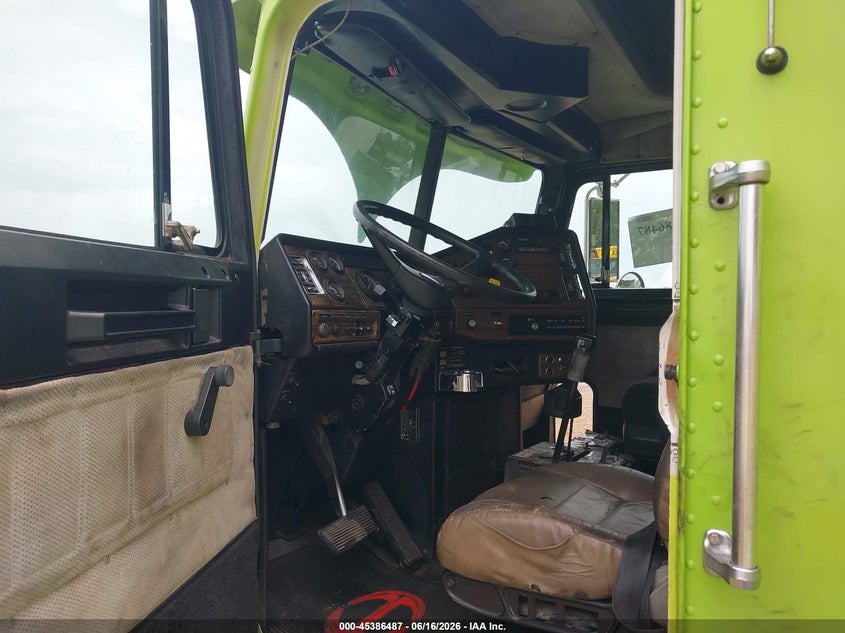 1996 Freightliner Conventional VIN 1FUYDZYB3TP594394 IAAI salvage auction — FRONT END, Salvage (Georgia), sold $1,625 on 2026-07-09 (photo 6)