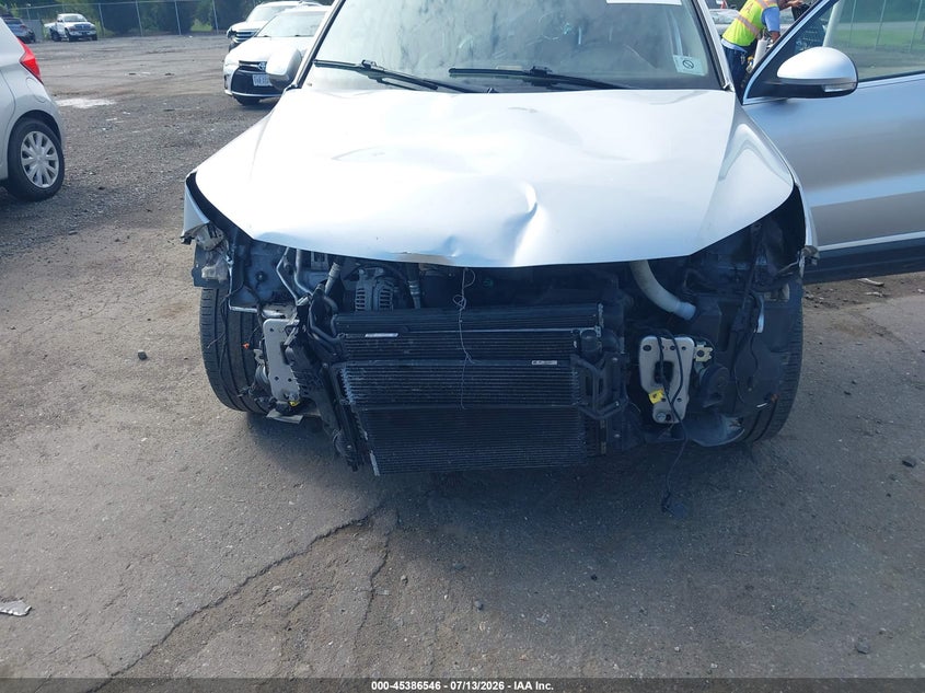 2013 Volkswagen Tiguan VIN WVGBV7AX5DW524581 IAAI salvage auction — FRONT END, Salvage (Virginia), sold $1,250 on 2026-08-11 (photo 6)