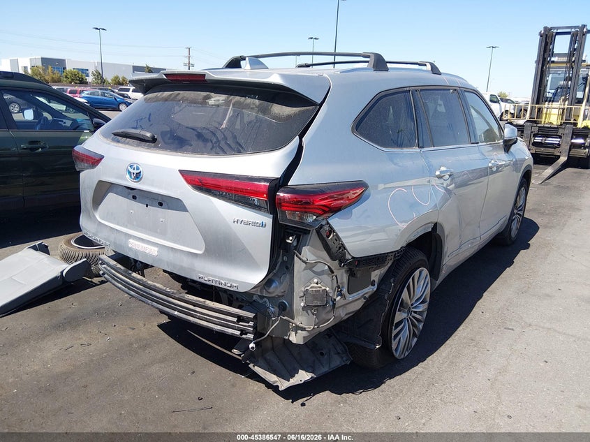 2021 Toyota Highlander VIN 5TDEBRCH0MS065844 IAAI salvage auction — LEFT & RIGHT, Salvage Certificate (California), sold $13,100 on 2026-07-24 (photo 4)