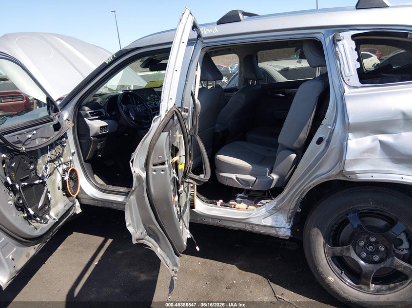2021 Toyota Highlander VIN 5TDEBRCH0MS065844 IAAI salvage auction — LEFT & RIGHT, Salvage Certificate (California), sold $13,100 on 2026-07-24 (photo 8)
