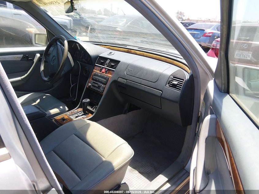 1998 Mercedes-benz C class VIN WDBHA23G0WA589217 IAAI salvage auction — NORMAL WEAR, Clear - Dealer Only (California), sold $100 on 2026-07-22 (photo 5)