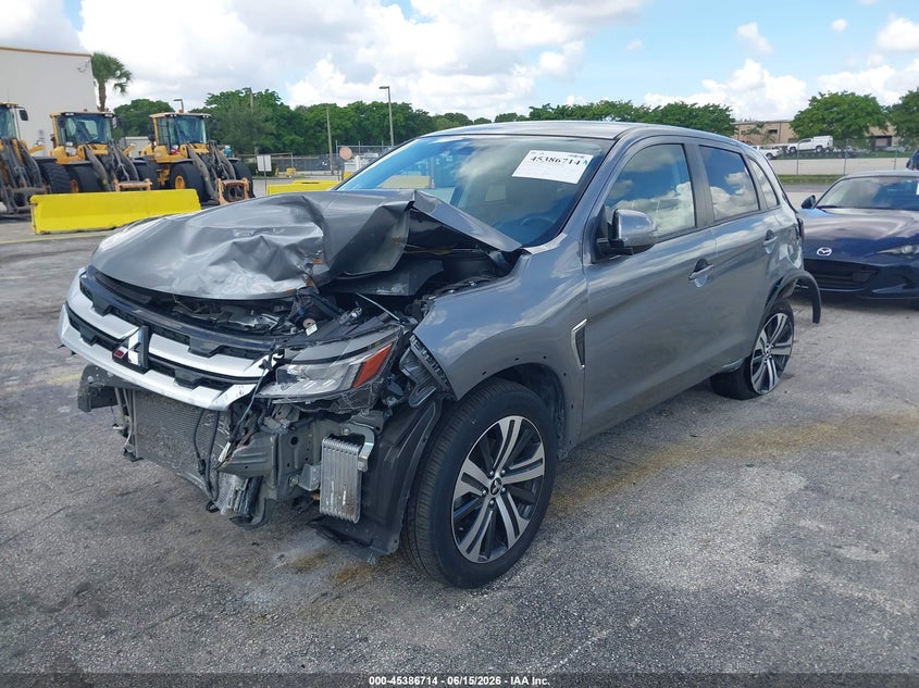 2025 Mitsubishi Outlander VIN JA4ARUAUXSU007014 IAAI salvage auction — FRONT & REAR, Salvage Title, sold $2,650 on 2026-08-19 (photo 2)
