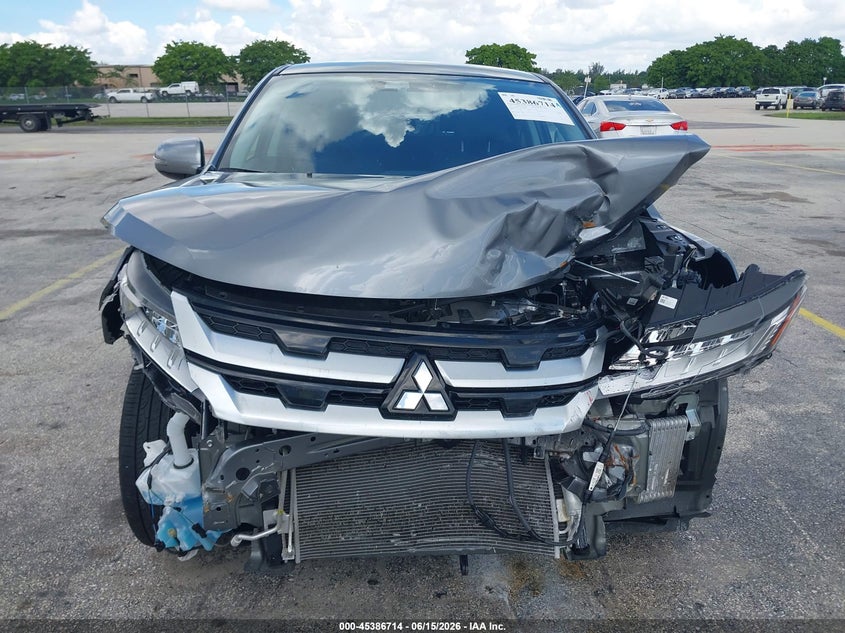 2025 Mitsubishi Outlander VIN JA4ARUAUXSU007014 IAAI salvage auction — FRONT & REAR, Salvage Title, sold $2,650 on 2026-08-19 (photo 6)