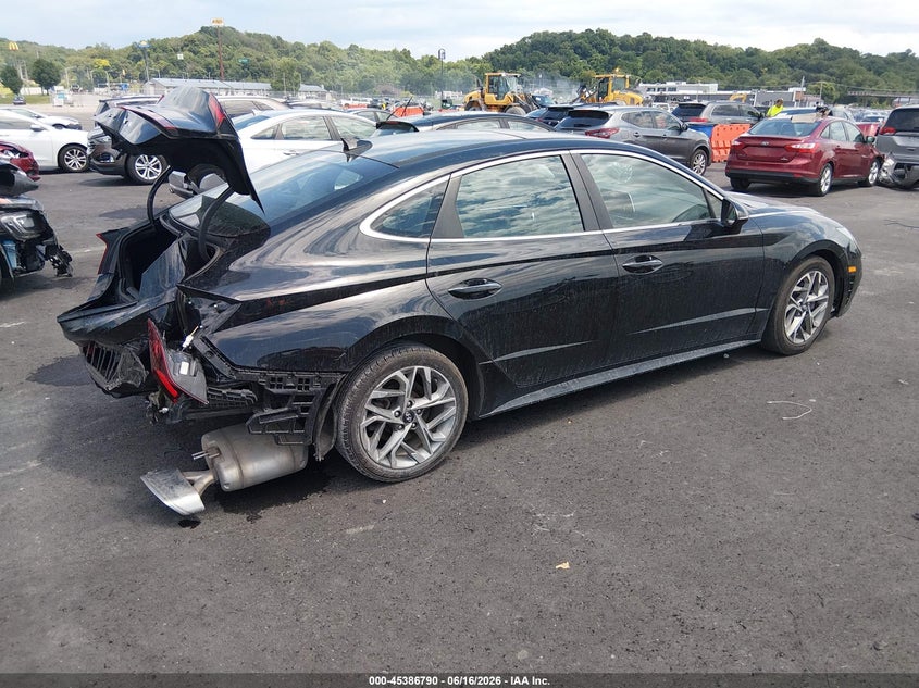 2021 Hyundai Sonata VIN 5NPEF4JA8MH063813 IAAI salvage auction — REAR END, Salvage (Missouri), sold $3,000 on 2026-07-28 (photo 4)