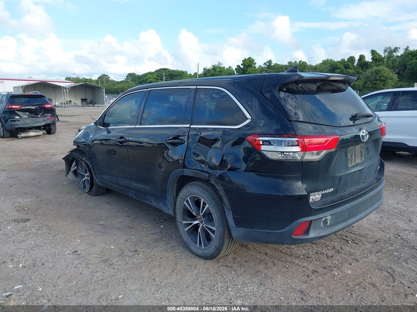 2018 Toyota Highlander VIN 5TDZZRFH1JS240137 IAAI salvage auction — LEFT SIDE, Rebuildable (Florida), sold $5,675 on 2026-08-01 (photo 3)