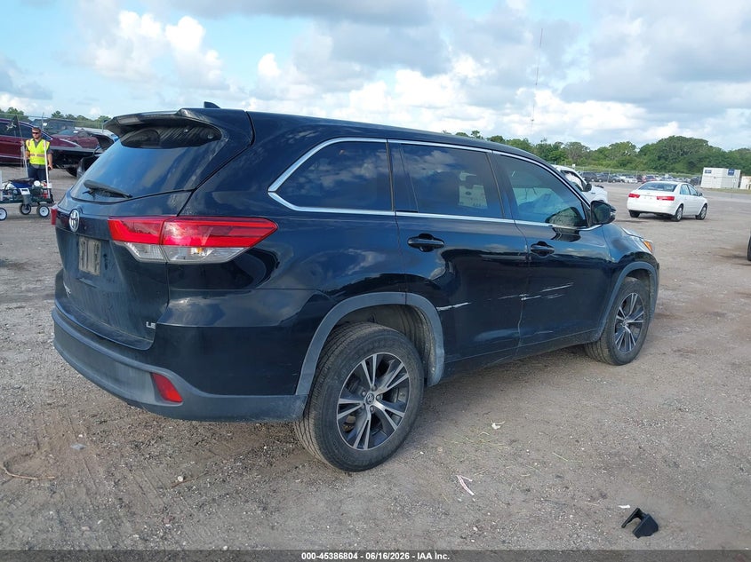 2018 Toyota Highlander VIN 5TDZZRFH1JS240137 IAAI salvage auction — LEFT SIDE, Rebuildable (Florida), sold $5,675 on 2026-08-01 (photo 4)