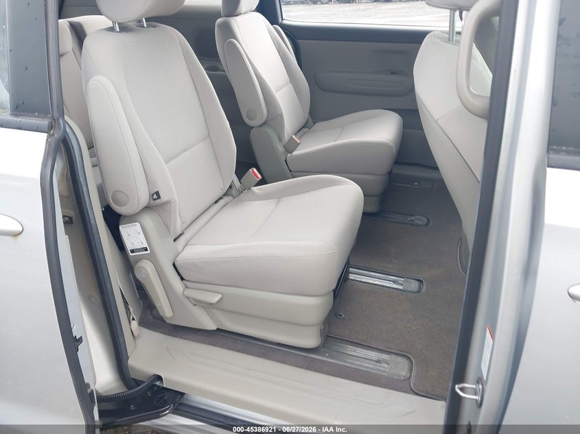 2018 Kia SEDONA VIN KNDMA5C10J6401515 IAAI salvage auction — NORMAL WEAR, Sf97 (Washington), sold $4,550 on 2026-07-29 (photo 8)