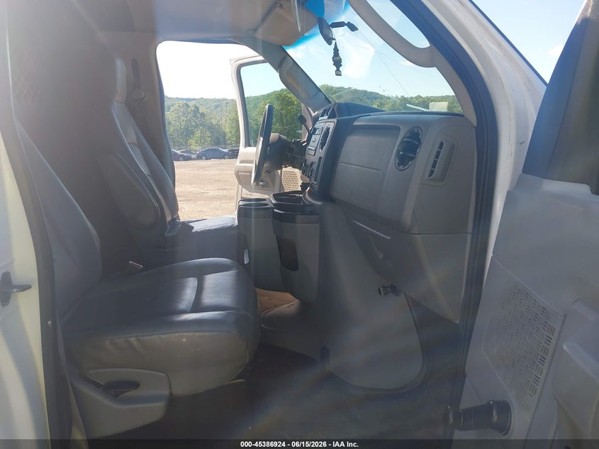 2011 Ford E 250 VIN 1FTNE2EW5BDA08834 IAAI salvage auction — NORMAL WEAR, Clear (Pennsylvania), sold $425 on 2026-07-09 (photo 5)
