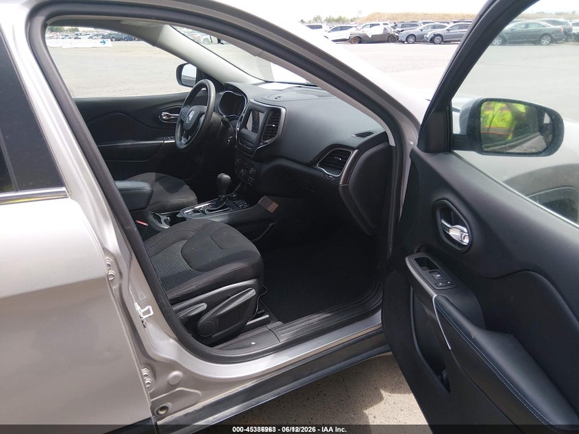 2019 Jeep Cherokee VIN 1C4PJMCB5KD486669 IAAI salvage auction — NORMAL WEAR, SF97 (California), sold $7,650 on 2026-07-30 (photo 5)