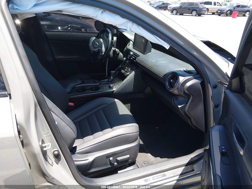 2024 Lexus Is VIN JTHGZ1B25R5076921 IAAI salvage auction — FRONT & REAR, Salvage Title, sold $9,000 on 2026-07-29 (photo 5)