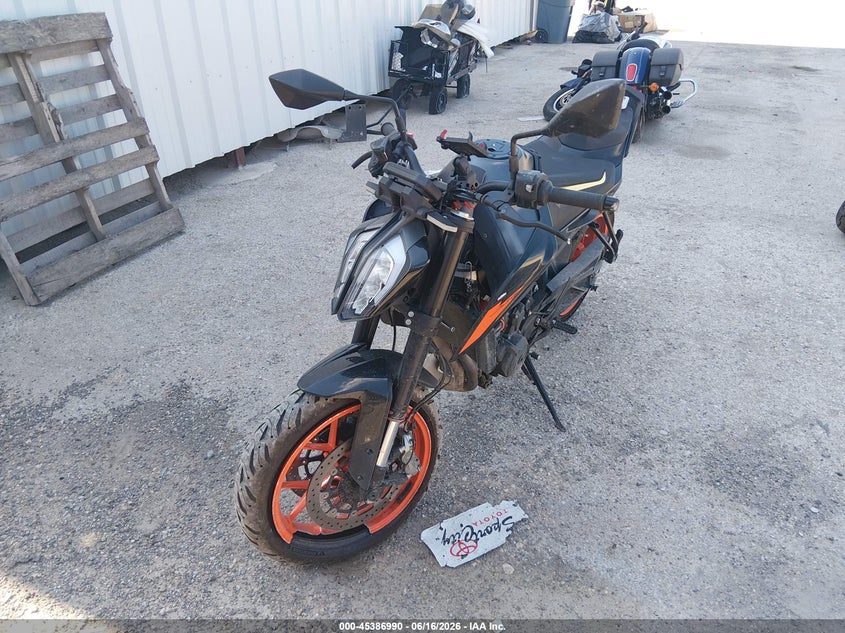 2020 Ktm 790 adventure VIN VBKTU6409LM780073 IAAI salvage auction — SIDE, Salvage (Texas), sold $2,550 on 2026-07-08 (photo 2)