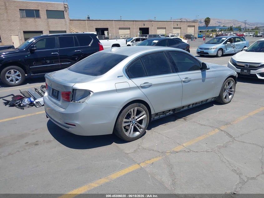 2017 BMW 3er VIN WBA8E1C33HA029690 IAAI salvage auction — FRONT END, Salvage (California), sold $3,675 on 2026-07-06 (photo 4)