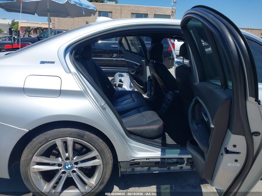2017 BMW 3er VIN WBA8E1C33HA029690 IAAI salvage auction — FRONT END, Salvage (California), sold $3,675 on 2026-07-06 (photo 8)