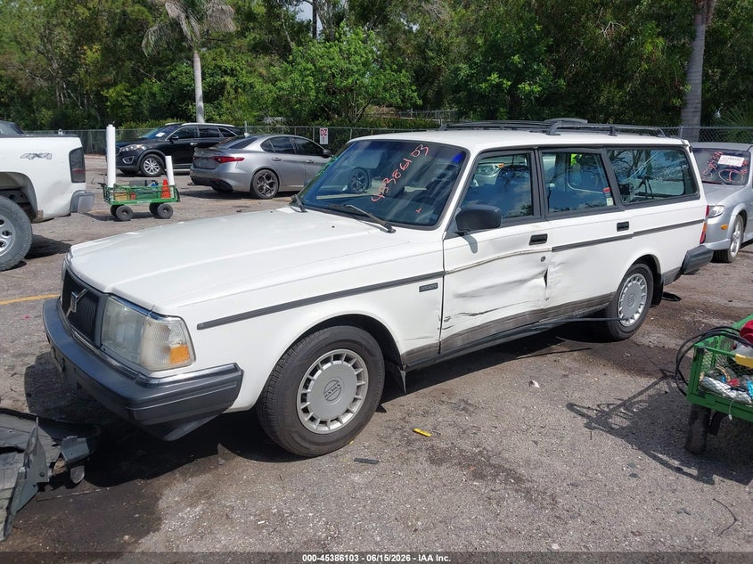 1992 Volvo 240 VIN YV1AW8804N1929853 IAAI salvage auction — SIDE, Rebuildable (Florida), sold $850 on 2026-07-20 (photo 2)