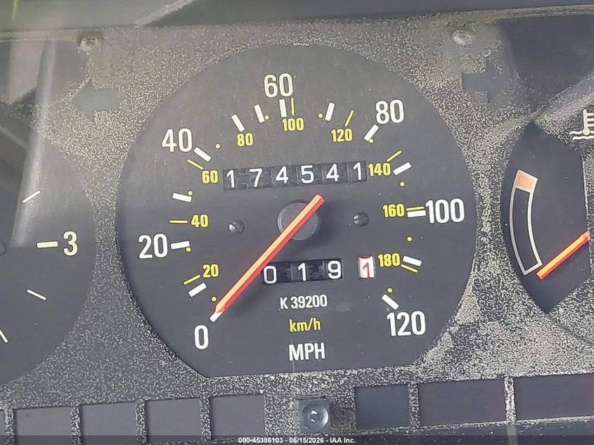 1992 Volvo 240 VIN YV1AW8804N1929853 IAAI salvage auction — SIDE, Rebuildable (Florida), sold $850 on 2026-07-20 (photo 7)
