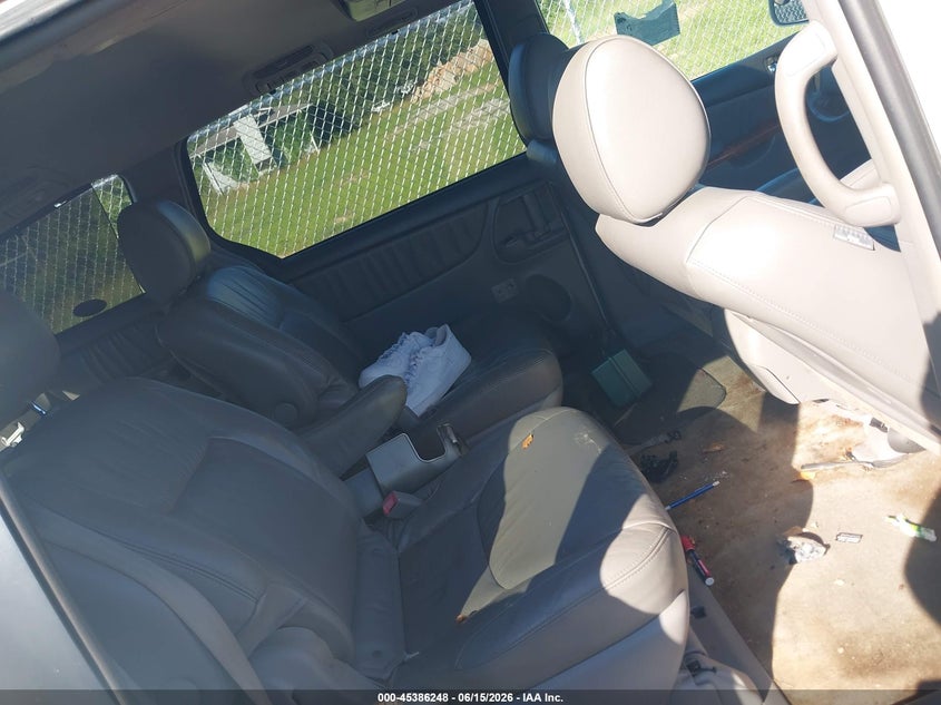 2010 Toyota Sienna VIN 5TDYK4CC2AS331011 IAAI salvage auction — NORMAL WEAR, Clear (South Carolina), sold $650 on 2026-07-28 (photo 8)