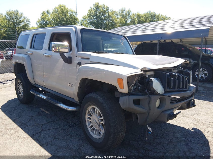 2006 Hummer H3 VIN 5GTDN136168307043 IAAI salvage auction — SIDE, Salvage (Connecticut), sold $475 on 2026-07-30 (photo 1)