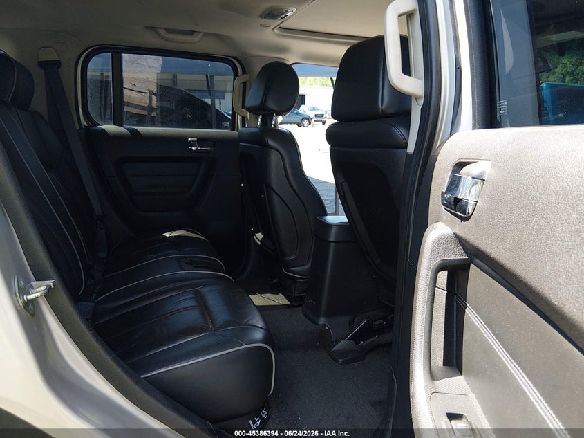 2006 Hummer H3 VIN 5GTDN136168307043 IAAI salvage auction — SIDE, Salvage (Connecticut), sold $475 on 2026-07-30 (photo 8)