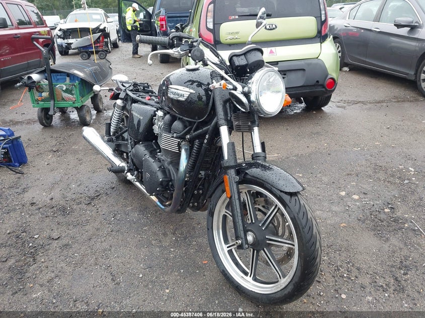 2013 Triumph motorcycle Bonneville VIN SMT900K14DT586222 — IAAI salvage auction photo