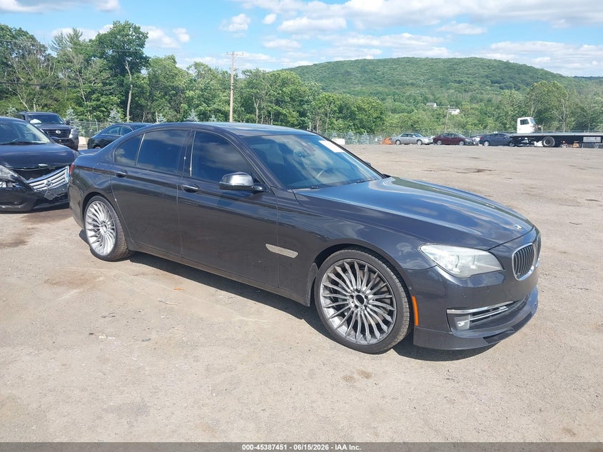 2013 BMW 7er VIN WBAYA8C56DDS15352 IAAI salvage auction — Burn Engine, Salvage (New Jersey), sold $4,250 on 2026-07-11 (photo 1)