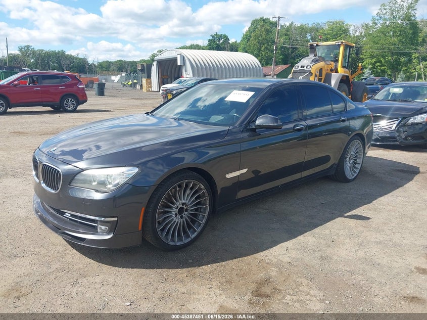 2013 BMW 7er VIN WBAYA8C56DDS15352 IAAI salvage auction — Burn Engine, Salvage (New Jersey), sold $4,250 on 2026-07-11 (photo 2)