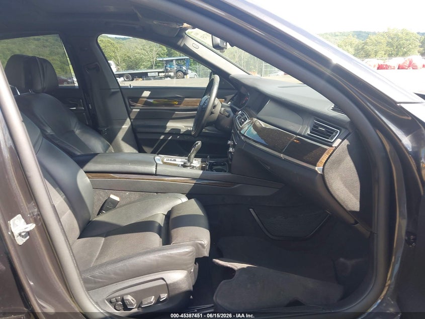 2013 BMW 7er VIN WBAYA8C56DDS15352 IAAI salvage auction — Burn Engine, Salvage (New Jersey), sold $4,250 on 2026-07-11 (photo 5)